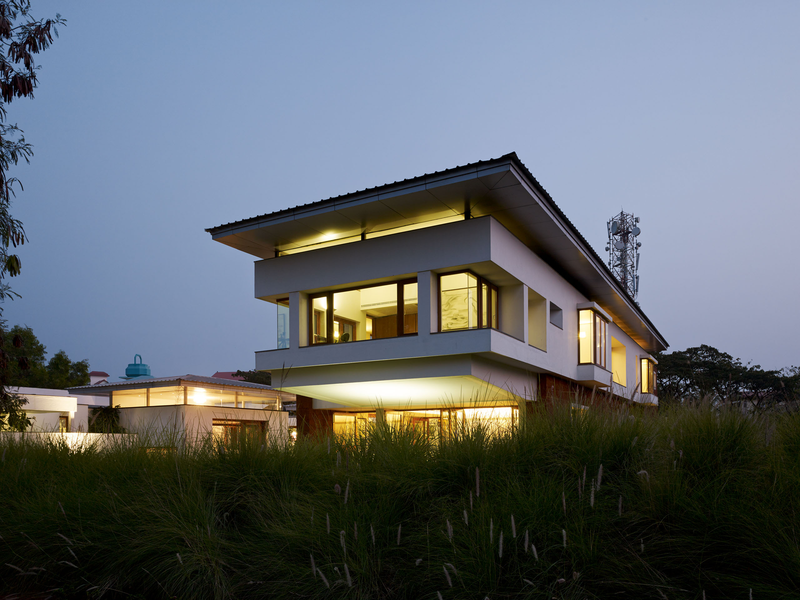 E13430 ALPA 036784 j2560